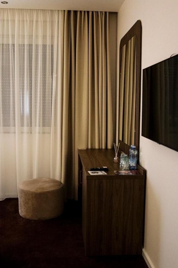 Mk Premier Hotell Novi Pazar Eksteriør bilde